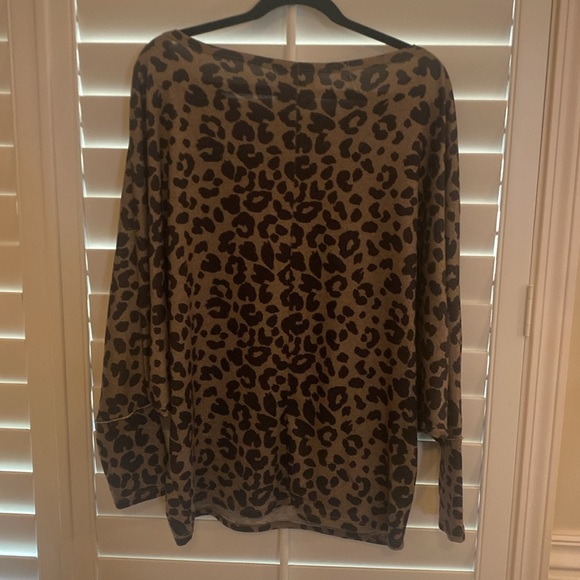 Fantastic Fawn Top - Picture 5 of 12